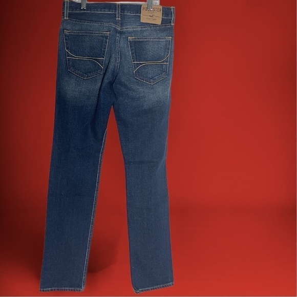 THE Hollister Skinny Med-Dark Wash Slight Factory Distressing and Fading 30 x 32 - Picture 4 of 13